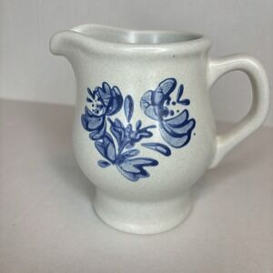 Pfaltzgraff Yorktowne Creamer Stoneware Blue Floral Made in USA‎